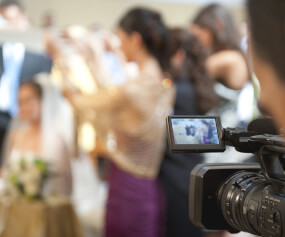 Leg je bruiloft en huur een videograaf